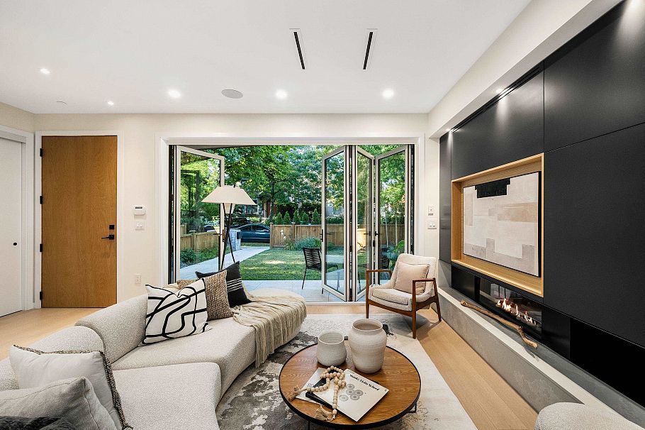 1 2764 W 14 Avenue Vancouver, BC - 6