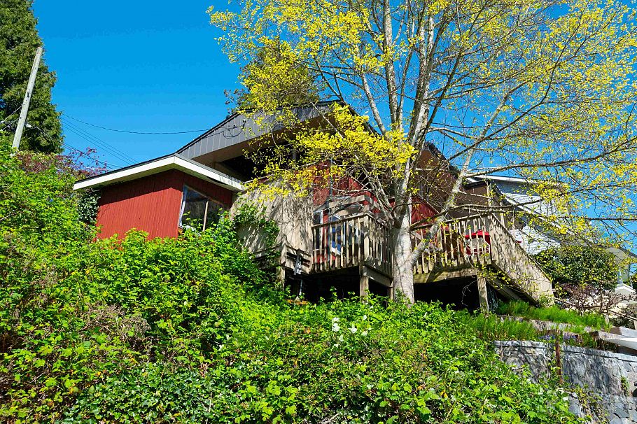 4455 Harris Place North Vancouver, BC - 36