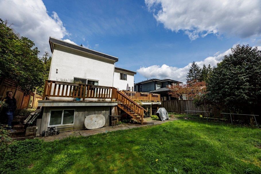 4339 Cliffmont Road North Vancouver, BC - 11