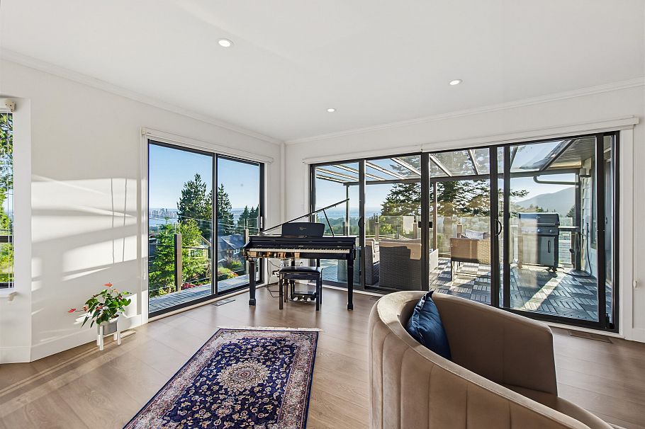 212 W Balmoral Road North Vancouver, BC - 39
