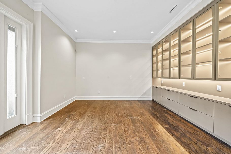 4347 W 9th Avenue Vancouver, BC - 31