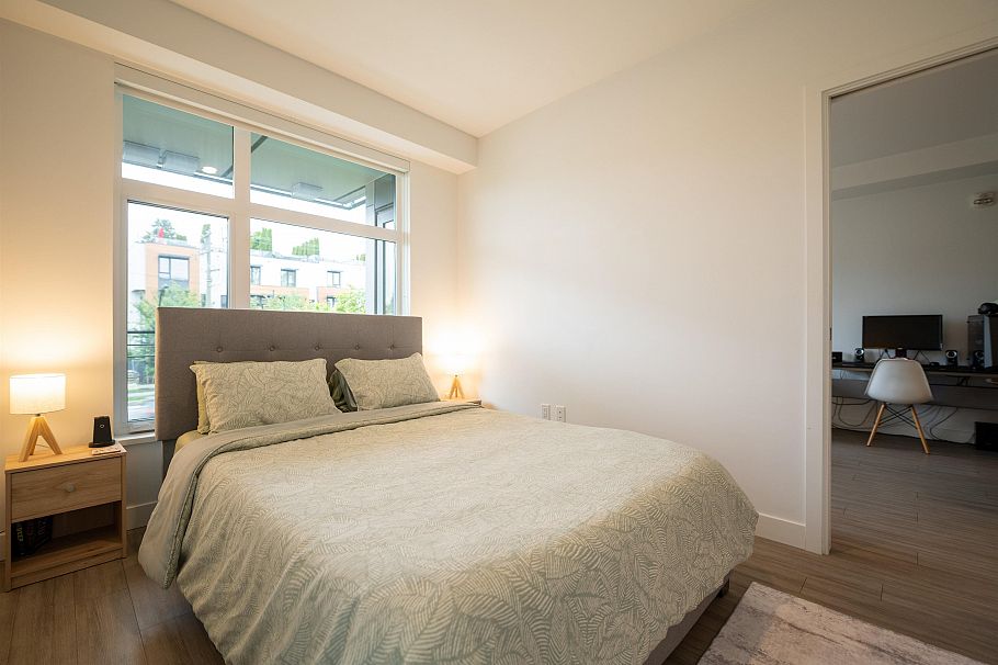 214 707 3rd Street East North Vancouver, BC - 18