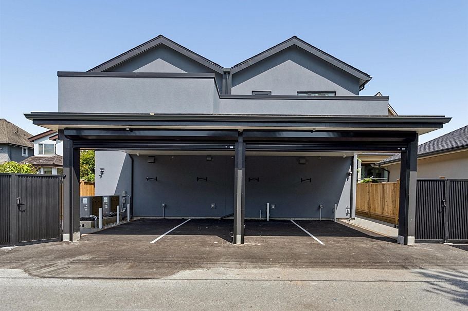 2 3060 W 34th Avenue Vancouver, BC - 30
