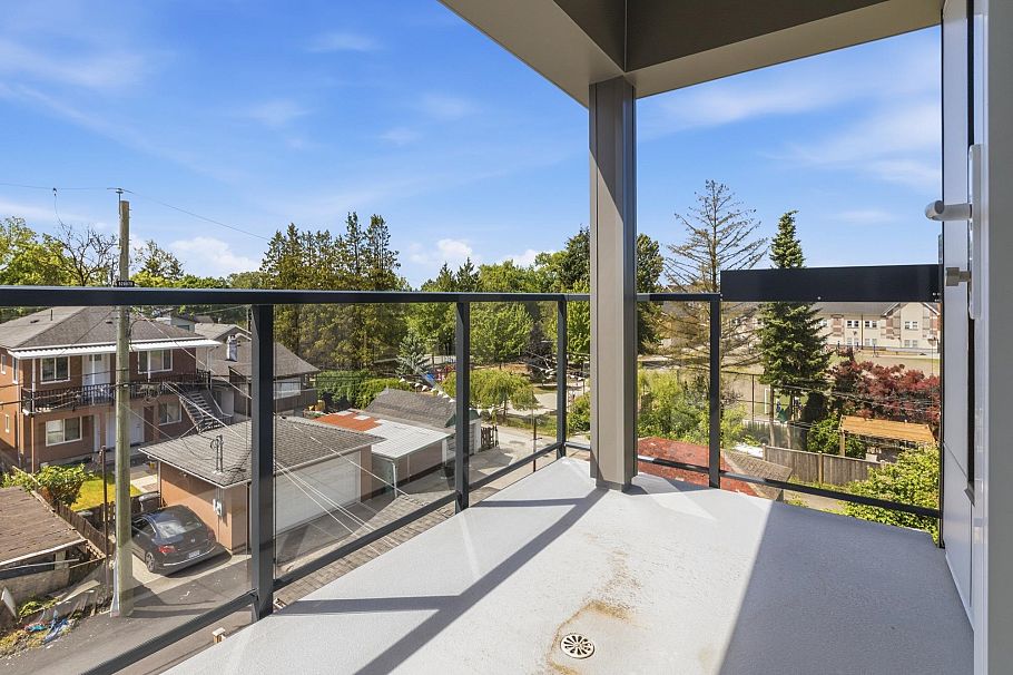 302 2268 E Broadway Vancouver, BC - 16