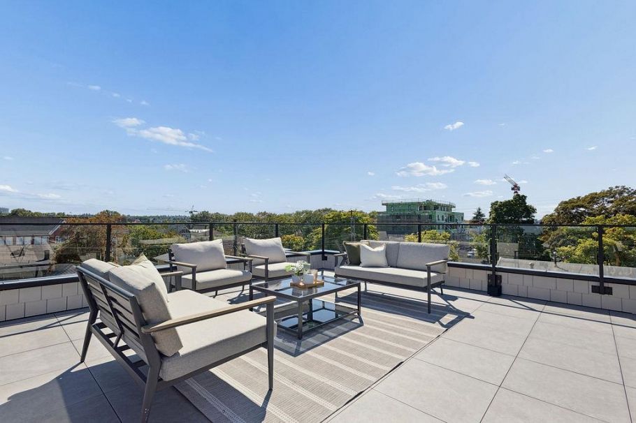1 2124 E 8 Avenue Vancouver, BC - 36