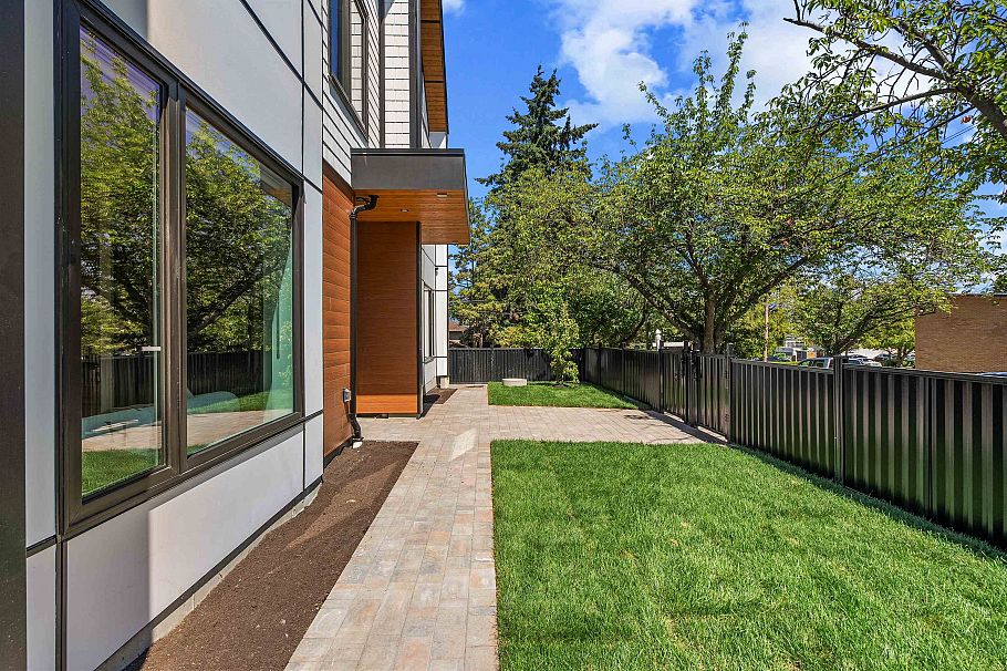 2 4845 Commercial Street Vancouver, BC - 31