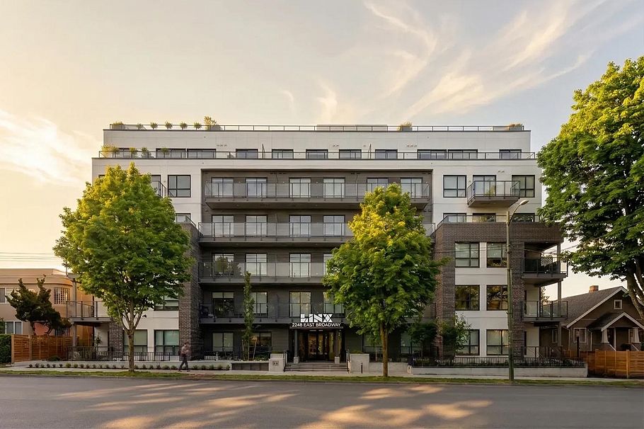 203 2268 E Broadway Vancouver, BC - 17