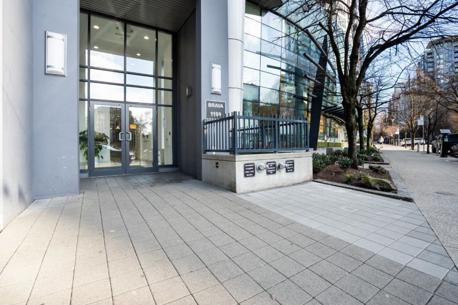 601 1199 Seymour Street Vancouver, BC - 2