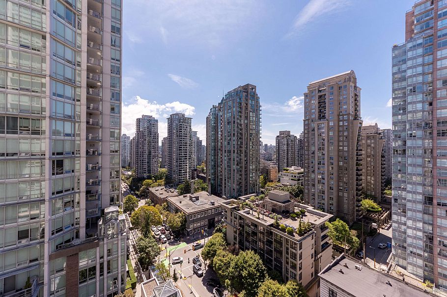 1501 565 Smithe Street Vancouver, BC - 22