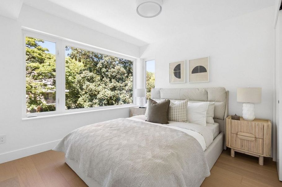 1 2124 E 8 Avenue Vancouver, BC - 26