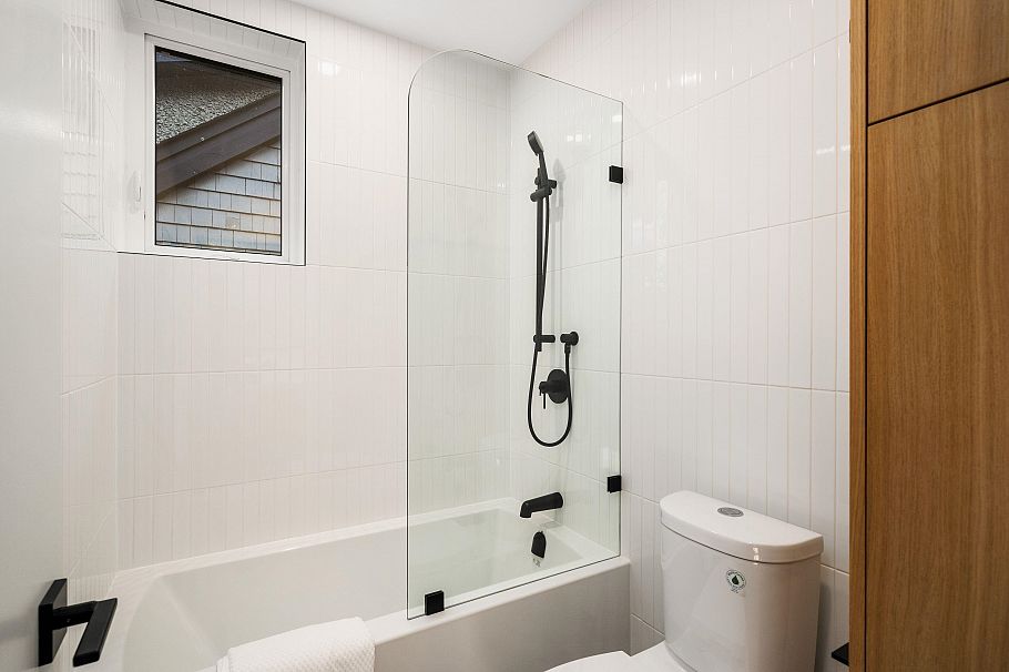 1 2764 W 14 Avenue Vancouver, BC - 20