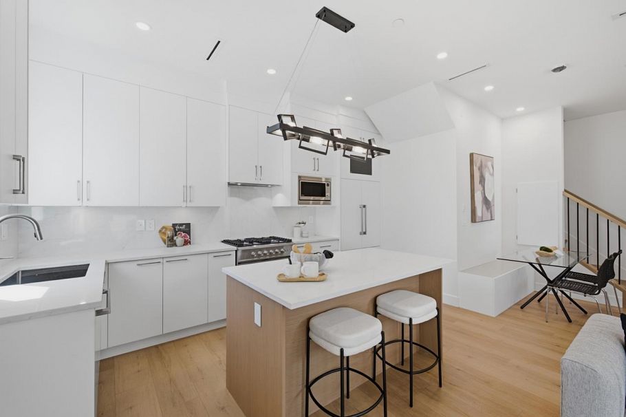 3016 E 19th Avenue Vancouver, BC - 11