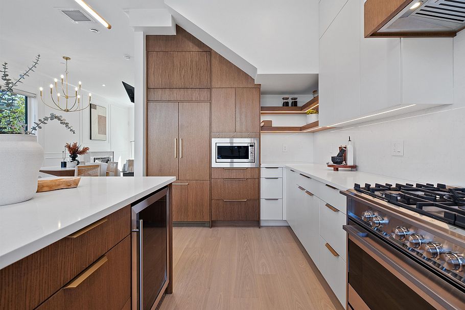 1 4845 Commercial Street Vancouver, BC - 16