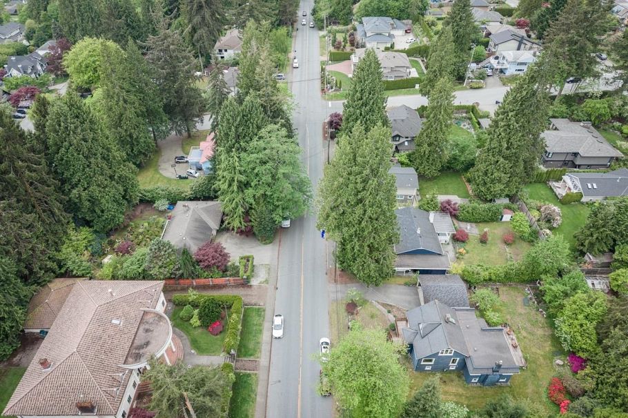 435 E Osborne Road North Vancouver, BC - 30