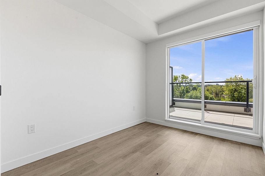501 2268 E Broadway Vancouver, BC - 11