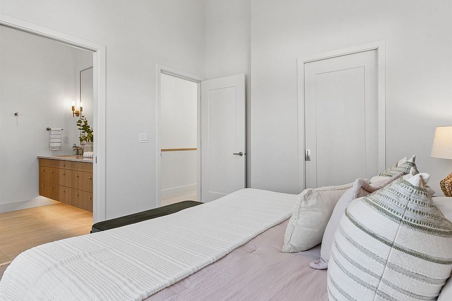 2 3060 W 34th Avenue Vancouver, BC - 17