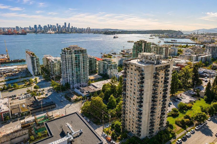 1607 145 St. Georges Avenue North Vancouver, BC - 36
