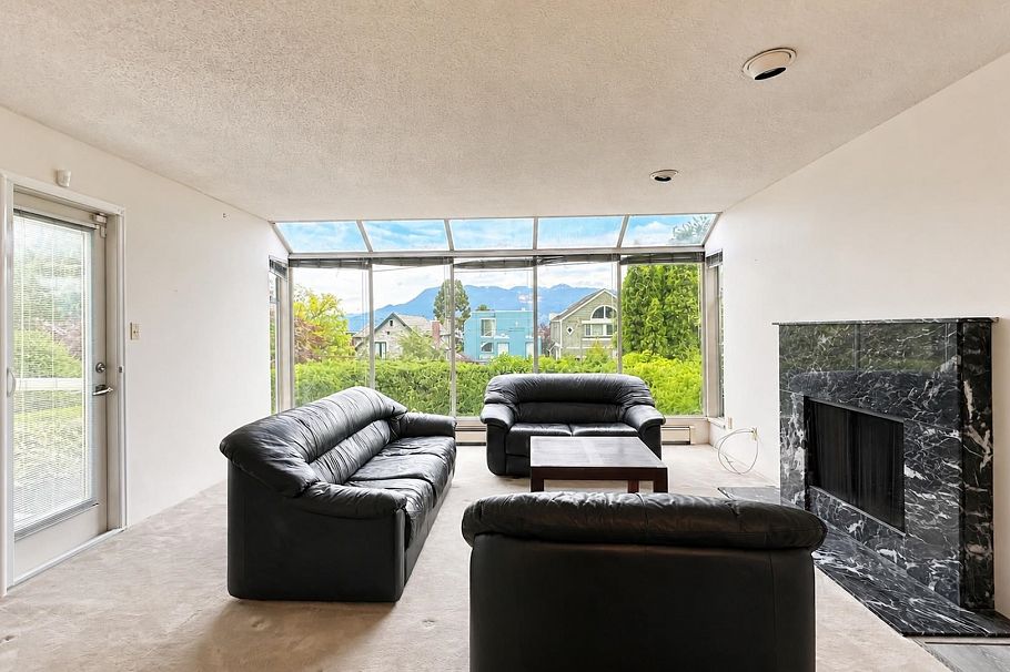 4438 W 4th Avenue Vancouver, BC - 12