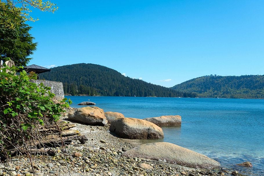 4455 Harris Place North Vancouver, BC - 38