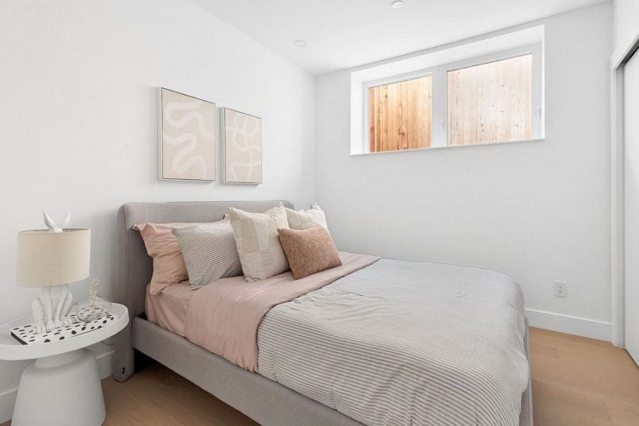 2 2124 E 8 Avenue Vancouver, BC - 20