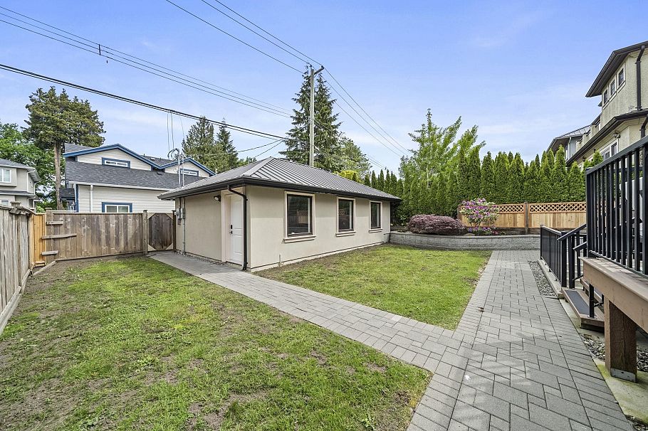 4347 W 9th Avenue Vancouver, BC - 39