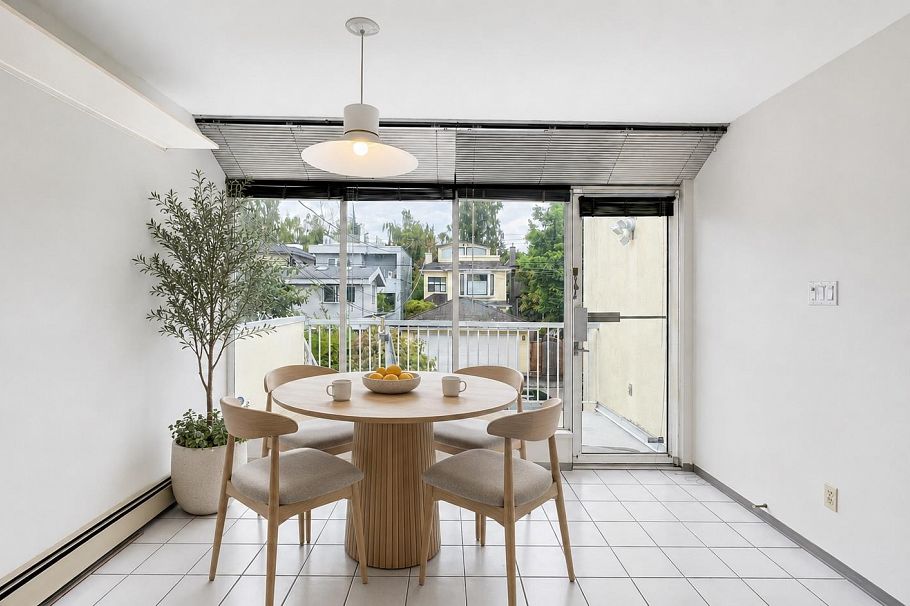 4438 W 4th Avenue Vancouver, BC - 24