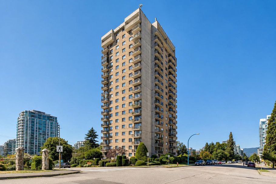 1607 145 St. Georges Avenue North Vancouver, BC - 35