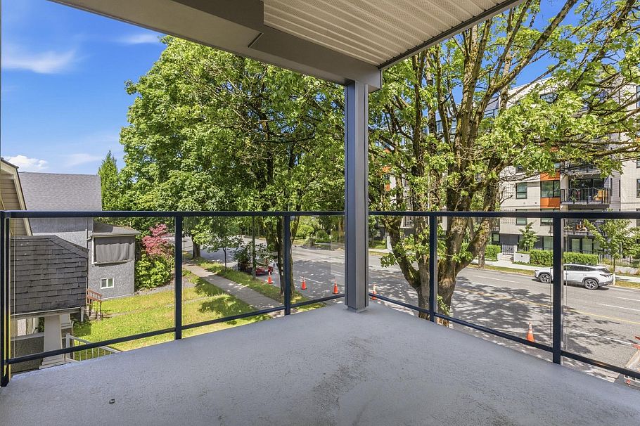 203 2268 E Broadway Vancouver, BC - 16