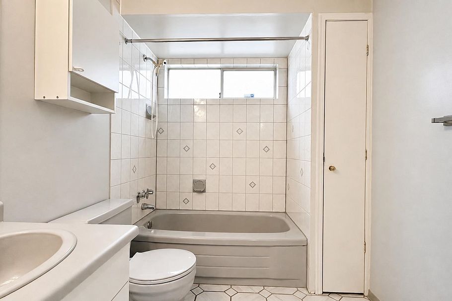 4438 W 4th Avenue Vancouver, BC - 19