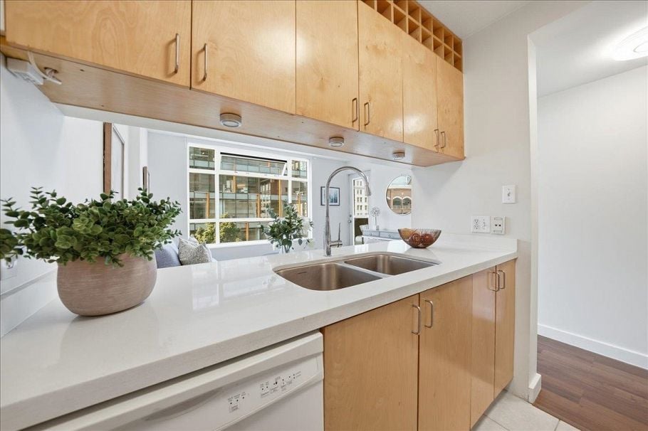 510 438 Seymour Street Vancouver, BC - 10