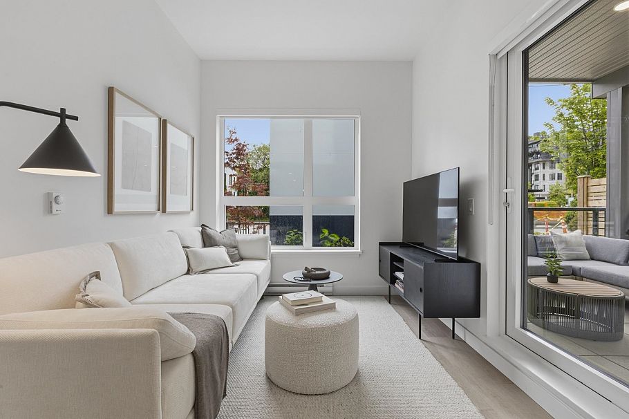 107 2268 E Broadway Vancouver, BC - 5
