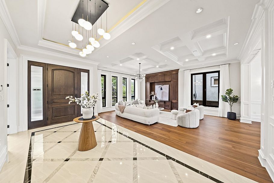 4347 W 9th Avenue Vancouver, BC - 5
