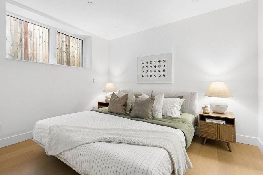 2 2124 E 8 Avenue Vancouver, BC - 21