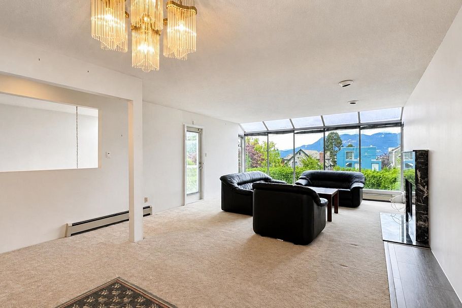 4438 W 4th Avenue Vancouver, BC - 14