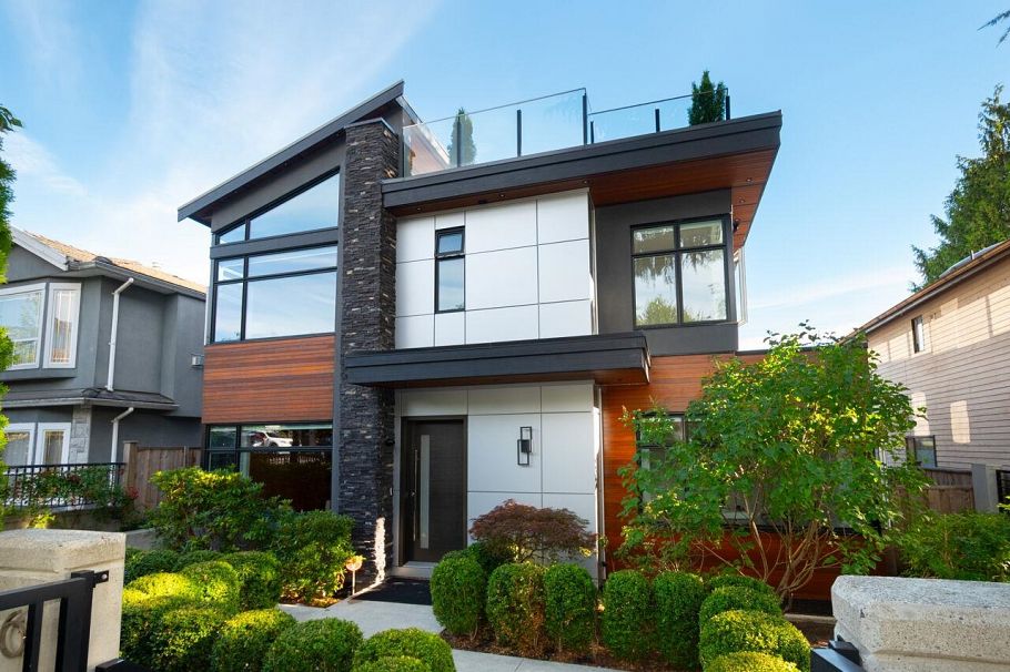 136 E 61st Avenue Vancouver, BC - 1