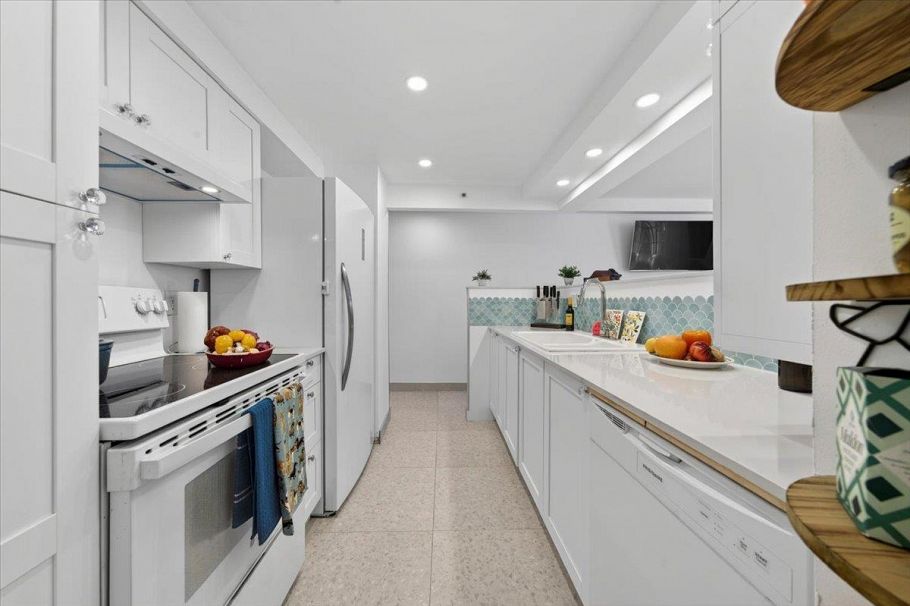 101 888 Bute Street Vancouver, BC - 11