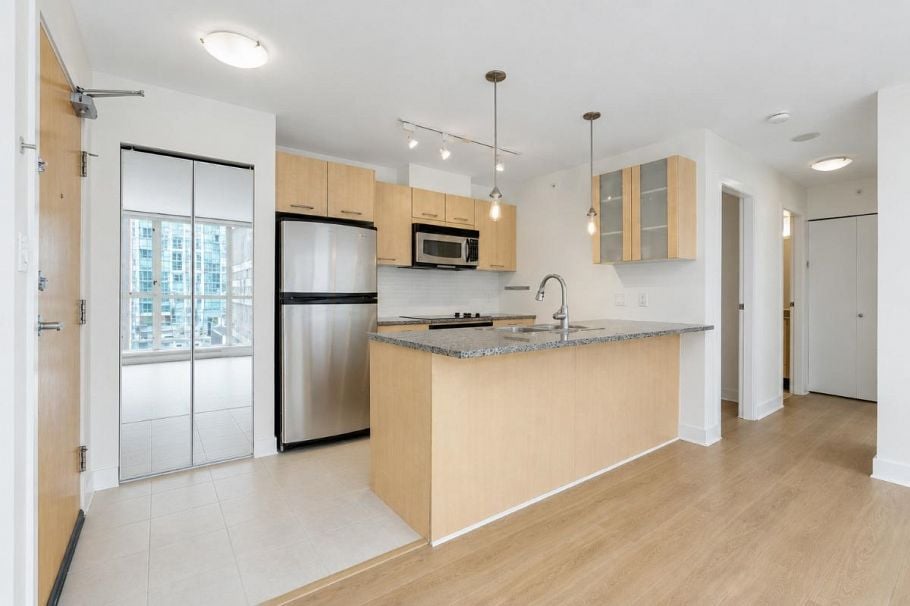 601 1199 Seymour Street Vancouver, BC - 9