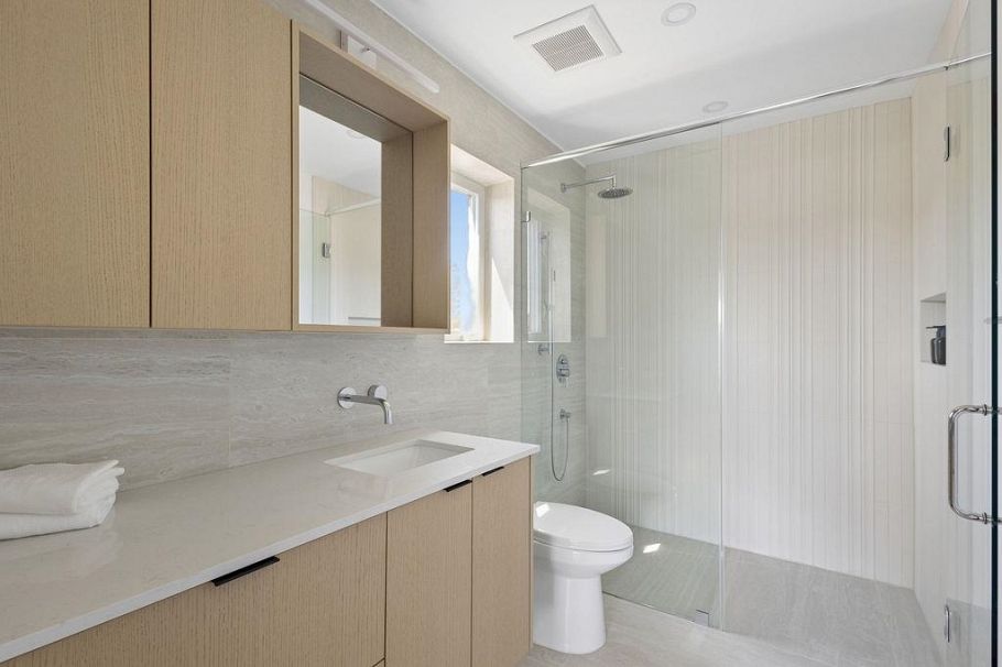 3 2124 E 8 Avenue Vancouver, BC - 26