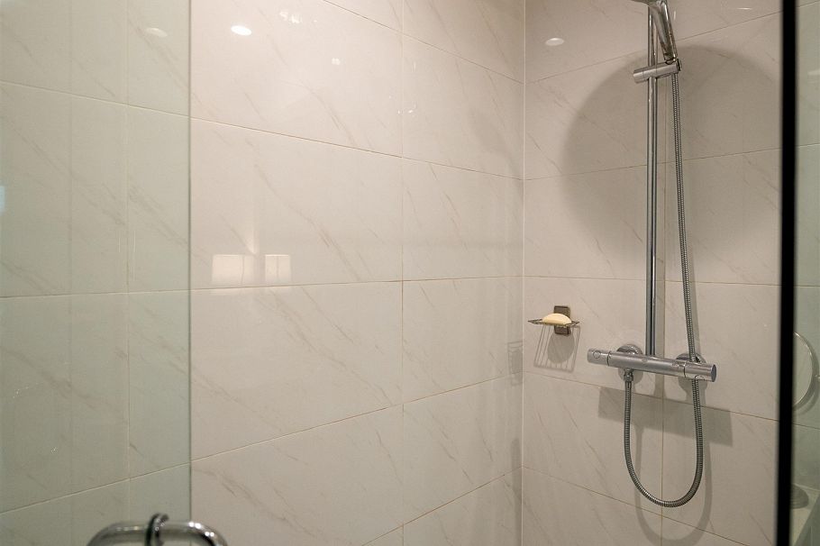 214 707 3rd Street East North Vancouver, BC - 21