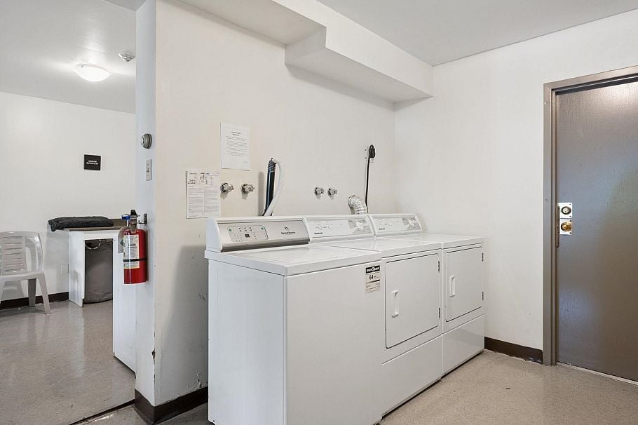 407 1345 Comox Street Vancouver, BC - 31