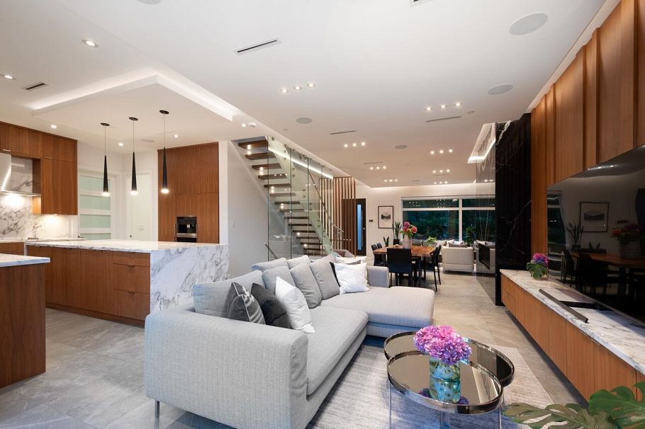 136 E 61st Avenue Vancouver, BC - 7