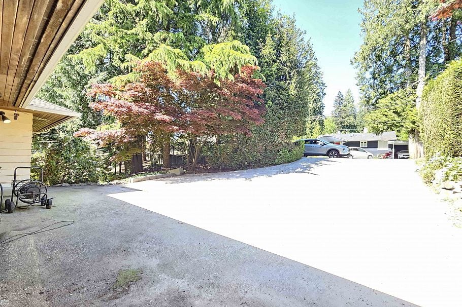 435 E Osborne Road North Vancouver, BC - 7