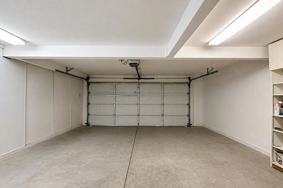 4438 W 4th Avenue Vancouver, BC - 6