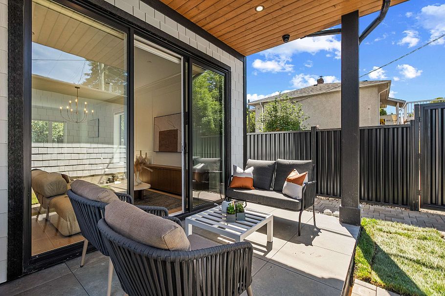 2 4845 Commercial Street Vancouver, BC - 32