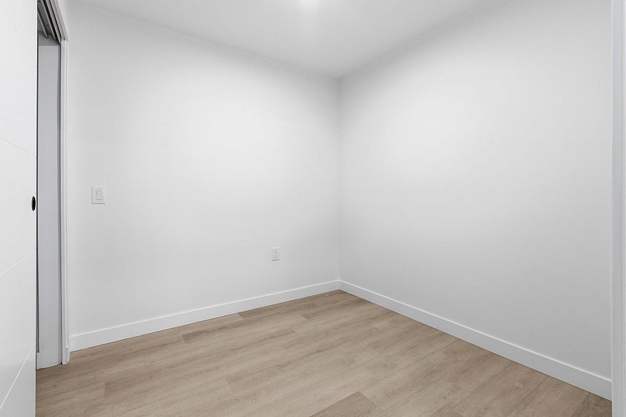 202 2268 E Broadway Vancouver, BC - 12