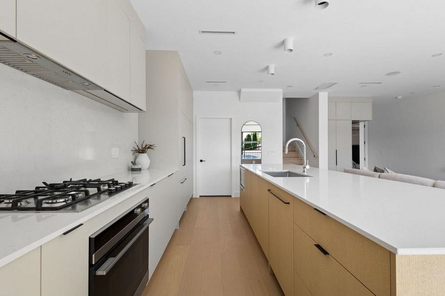 3 2124 E 8 Avenue Vancouver, BC - 18