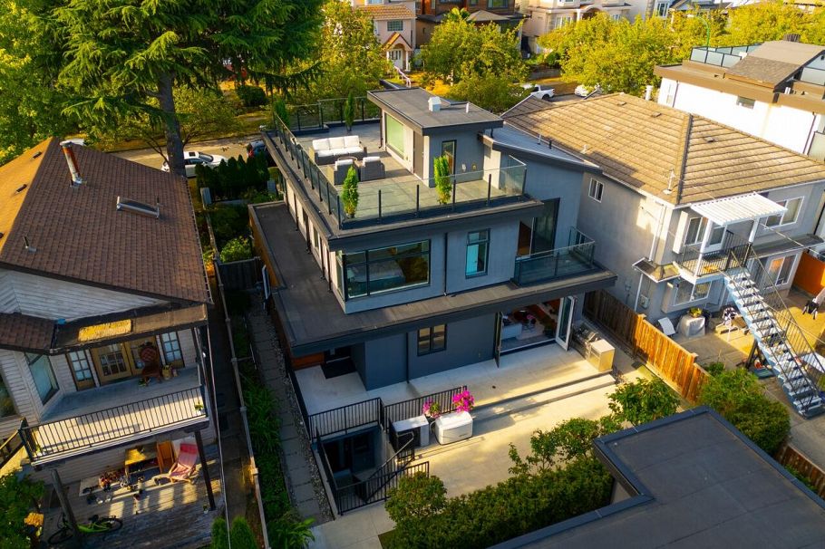 136 E 61st Avenue Vancouver, BC - 37
