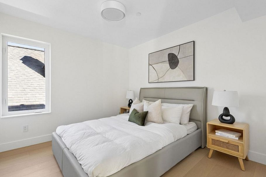 1 2124 E 8 Avenue Vancouver, BC - 21