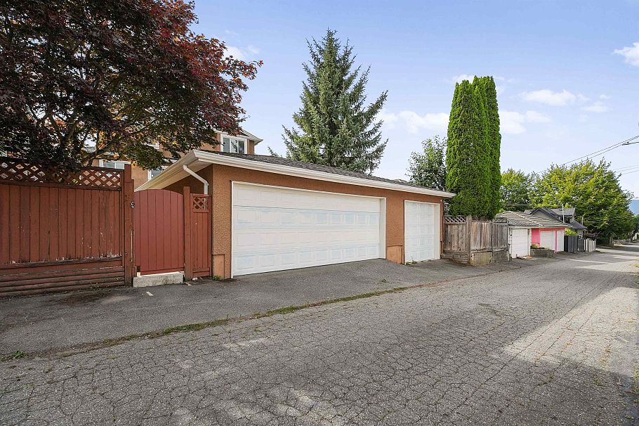 5454 Slocan St Street Vancouver, BC - 36