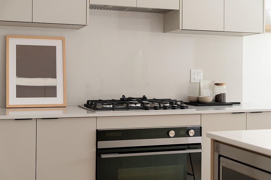 2 2124 E 8 Avenue Vancouver, BC - 7